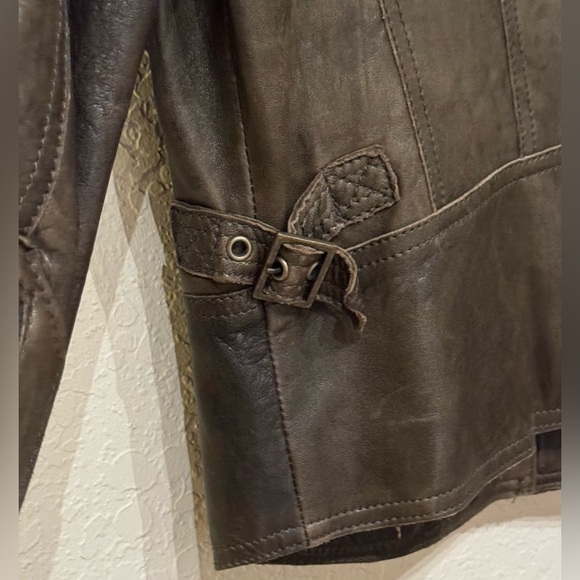 Andrew Marc Vintage 100% Leather Cropped Moto Jacket Unisex Size XS - Picture 8 of 15